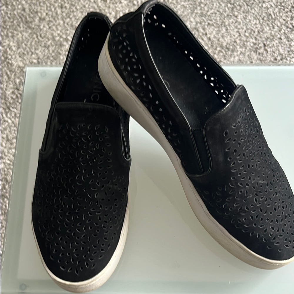 Vionic Women's Black Slip-On Shoes size 8
